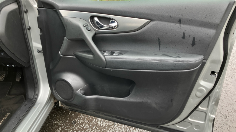 Nissan Qashqai 1.3 DiG-T 160 N-Connecta 5dr Petrol Hatchback